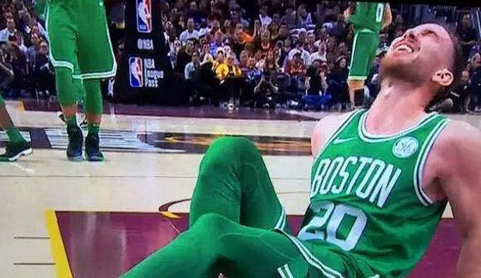  多特队长重伤恐赛季报销  